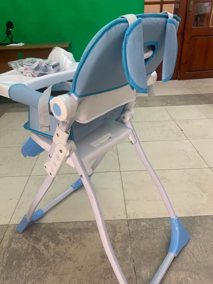 ⁦Chaise Haute pour Bébé Pliable et Portable – كرسي أطفال متحرك⁩ - الصورة ⁦7⁩