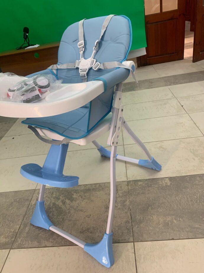 ⁦Chaise Haute pour Bébé Pliable et Portable – كرسي أطفال متحرك⁩ - الصورة ⁦10⁩