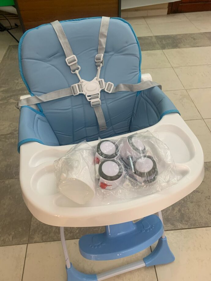 ⁦Chaise Haute pour Bébé Pliable et Portable – كرسي أطفال متحرك⁩ - الصورة ⁦5⁩